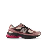 Снимка на NEW BALANCE ДАМСКИ СПОРТНИ ОБУВКИ 2010 В РОЗОВО 1