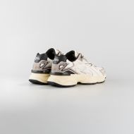 Снимка на CNC COSTUME NATIONAL МЪЖКИ ОБУВКИ QS.89 LEATHER AND FABRIC SNEAKERS WITH USED EFFECT - БЯЛО/ ЧЕРНО 4