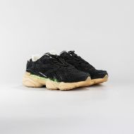 Снимка на CNC COSTUME NATIONAL МЪЖКИ ОБУВКИ QS.89 HAIRY SUEDE LEATHER SNEAKERS WITH GRAPHIC PRINT - ЧЕРНО/БЯЛО 2