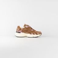 Снимка на CNC COSTUME NATIONAL ДАМСКИ ОБУВКИ QS.89 SUEDE LEATHER SNEAKERS - CAMEL/LILAC SACHET 1
