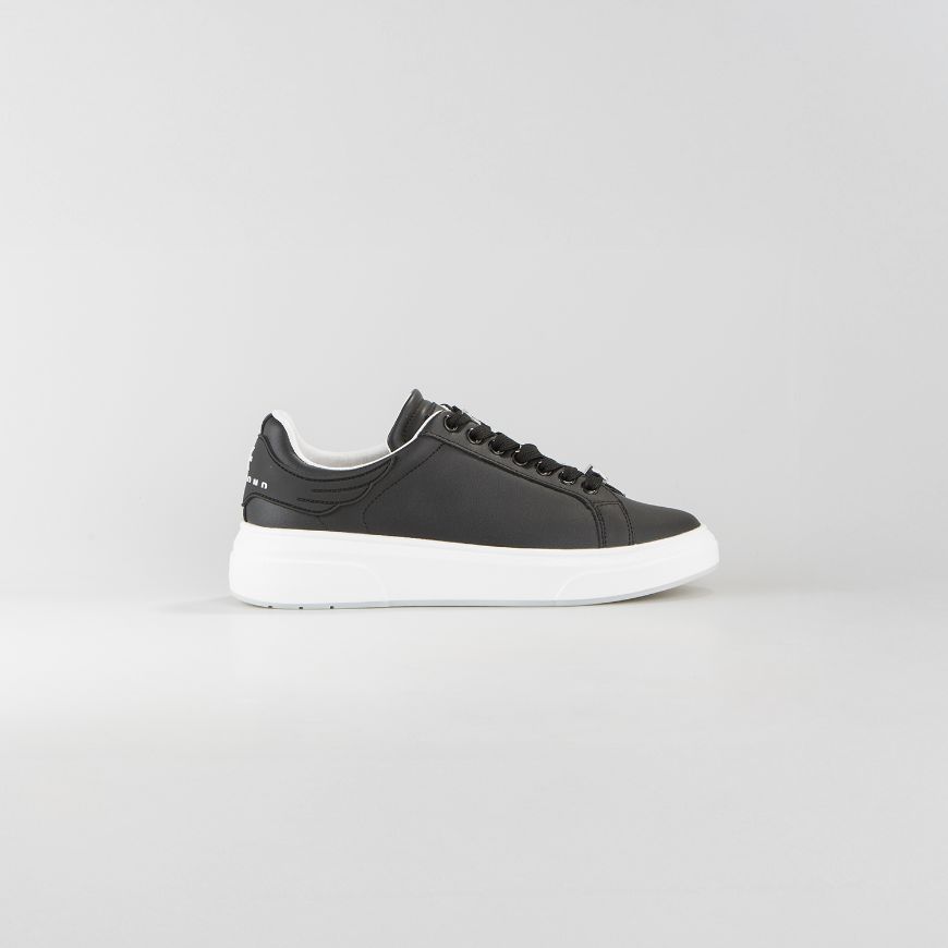 Снимка на JOHN RICHMOND ДАМСКИ ОБУВКИ JR ONE LEATHER SNEAKERS WITH METAL ACCESSORY LACES - ЧЕРНО/БЯЛО