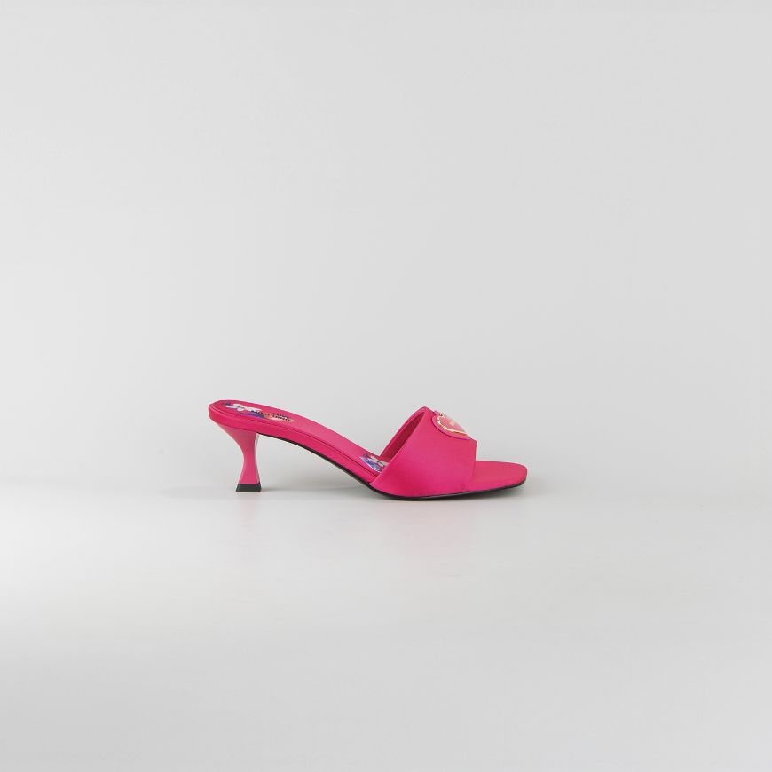 Picture of LOVE MOSCHINO WOMEN'S MEDIUM HEEL SANDALS ENAMELED HEART IN FUCHSIA