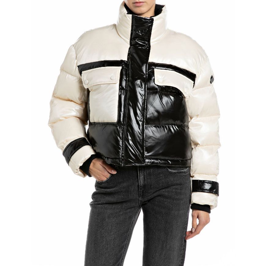 Снимка на REPLAY ДАМСКО ЯКЕ CROPPED RELAXED NYLON JACKET BLACK/EGGNOG