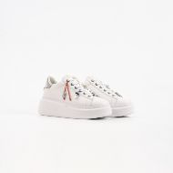 Picture of KARL LAGERFELD WOMEN'S ANAKAPRI TASSEL CHARMS SNEAKERS WHITE W/SILVER 4