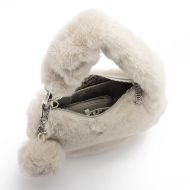Снимка на JUICY COUTURE ДАМСКА ЧАНТА BLOSSOM FUR SMALL HOBO DARK SUGAR SWIZZLE 4